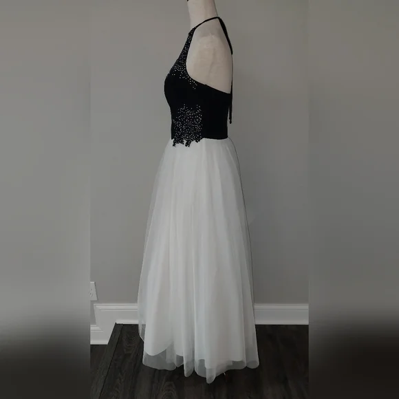 Blondie Nights by Stacy Sklar Navy Blue/ White Tulle Halter Formal Dress Size 7 - Picture 8 of 16